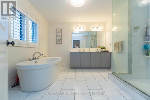 28 Stonegate Avenue, Mono, ON - Indoor Photo Showing Bathroom