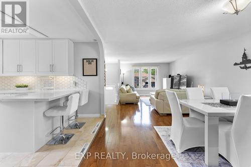 6840 Sunrise Court, Niagara Falls, ON - Indoor Photo Showing Dining Room