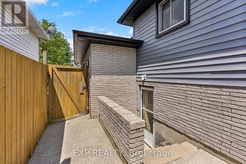 6840 Sunrise Court, Niagara Falls, ON - Outdoor With Exterior