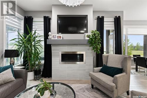 10 Princeton Drive, White City, SK - Indoor Photo Showing Living Room