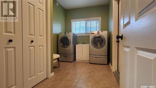 9 Park Boulevard, Melville, SK - Indoor Photo Showing Laundry Room