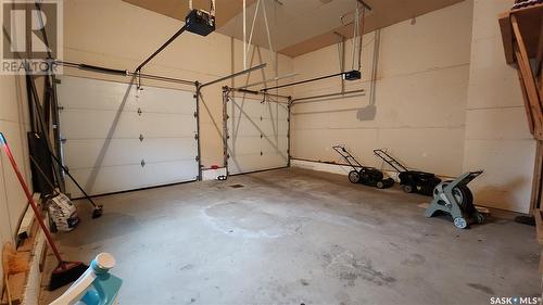 9 Park Boulevard, Melville, SK - Indoor Photo Showing Garage