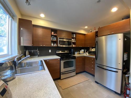 15833 26 Avenue, Surrey, BC - Indoor Photo Showing Kitchen With Stainless Steel Kitchen With Double Sink