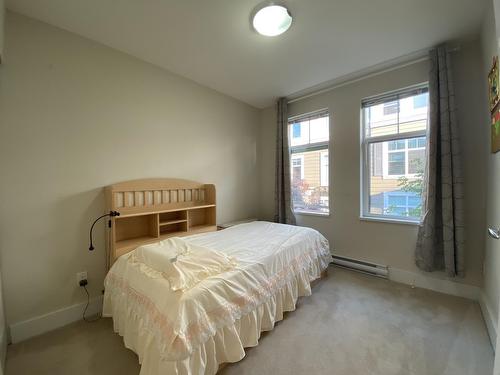 15833 26 Avenue, Surrey, BC - Indoor Photo Showing Bedroom