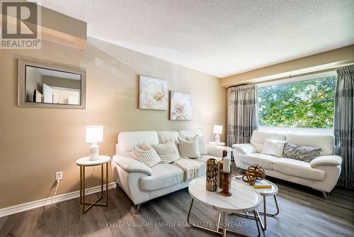 9 - 1400 Mary Street N, Oshawa (Samac), ON - Indoor Photo Showing Living Room