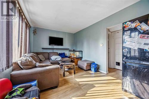 513 Lydia Street, Sarnia, ON - Indoor Photo Showing Living Room