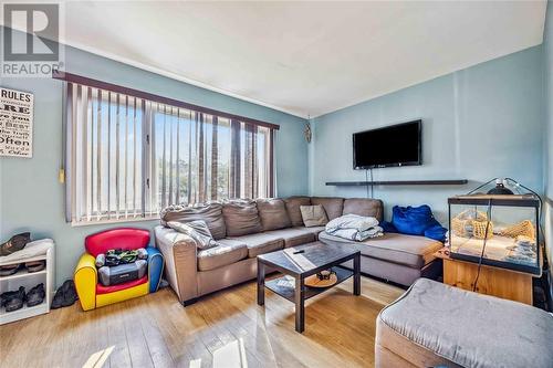 513 Lydia Street, Sarnia, ON - Indoor Photo Showing Living Room