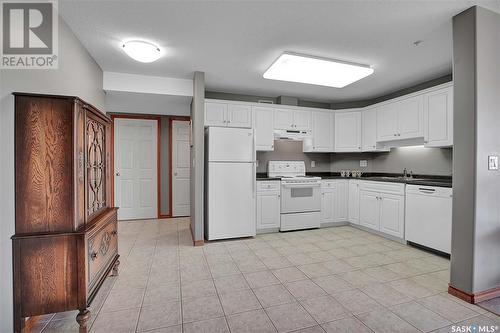 116 910 Heritage View, Saskatoon, SK - Indoor Photo Showing Kitchen