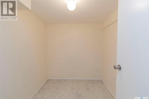 122 Main Street, Saskatoon, SK - Indoor Photo Showing Laundry Room