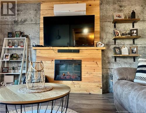 1075 Victoria Street, Saint-Jacques, NB - Indoor Photo Showing Other Room With Fireplace