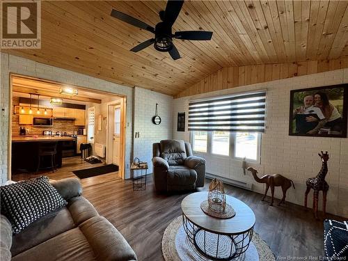 1075 Victoria Street, Saint-Jacques, NB - Indoor Photo Showing Living Room