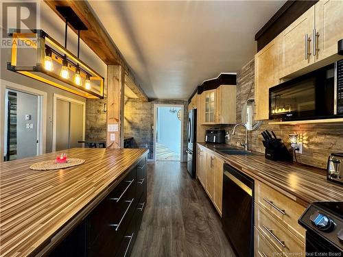 1075 Victoria Street, Saint-Jacques, NB - Indoor Photo Showing Kitchen With Double Sink