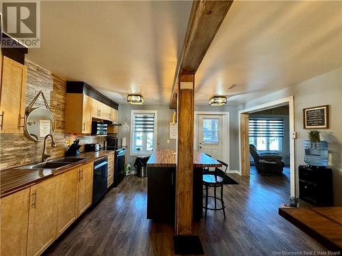 1075 Victoria Street, Saint-Jacques, NB - Indoor Photo Showing Kitchen With Double Sink