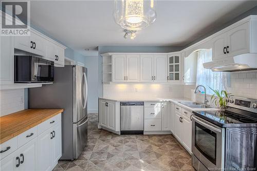 826 Danells Drive, Saint John, NB - Indoor Photo Showing Kitchen With Double Sink With Upgraded Kitchen