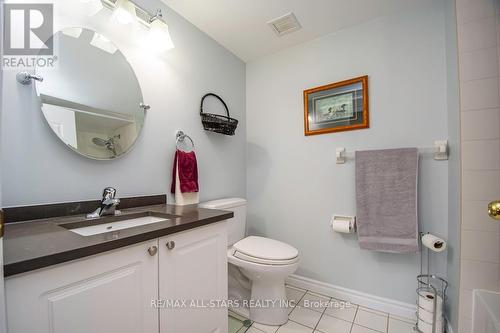 305 - 51 Rivermill Boulevard, Kawartha Lakes (Lindsay), ON - Indoor Photo Showing Bathroom