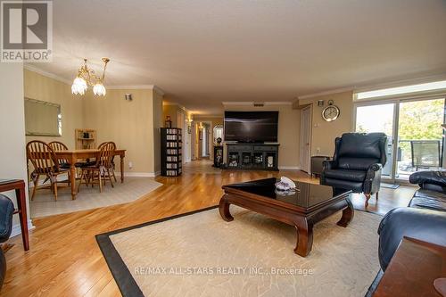 305 - 51 Rivermill Boulevard, Kawartha Lakes (Lindsay), ON - Indoor Photo Showing Living Room