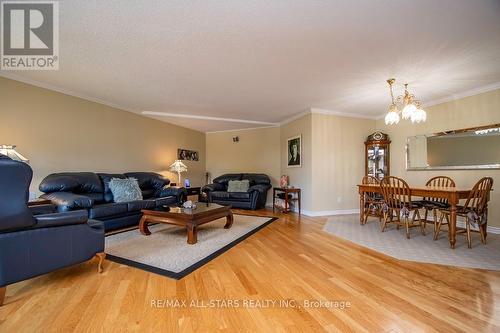 305 - 51 Rivermill Boulevard, Kawartha Lakes (Lindsay), ON - Indoor Photo Showing Living Room