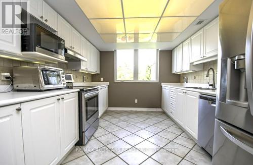 305 - 51 Rivermill Boulevard, Kawartha Lakes (Lindsay), ON - Indoor Photo Showing Kitchen With Stainless Steel Kitchen