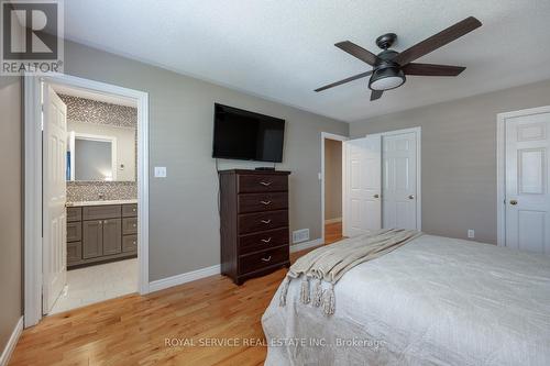 419 Spillsbury Drive, Peterborough (Otonabee), ON - Indoor Photo Showing Bedroom