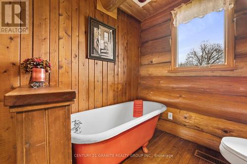 32062 Hwy 28 E, Bancroft, ON - Indoor Photo Showing Bathroom