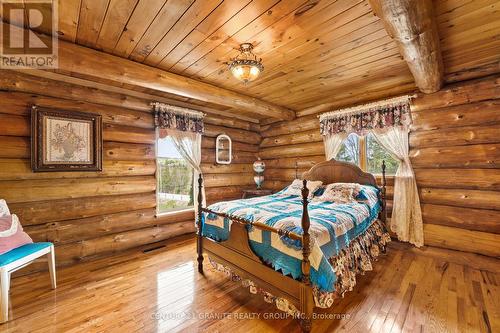 32062 Hwy 28 E, Bancroft, ON - Indoor Photo Showing Bedroom