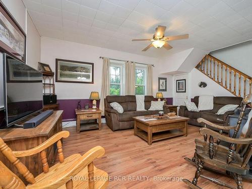 294066 8Th Line, Amaranth, ON - Indoor Photo Showing Living Room