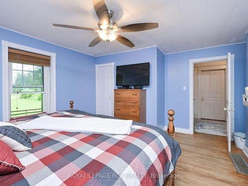 294066 8Th Line, Amaranth, ON - Indoor Photo Showing Bedroom