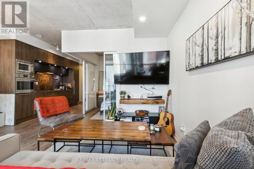 1115 - 88 Blue Jays Way, Toronto (Waterfront Communities), ON - Indoor Photo Showing Living Room