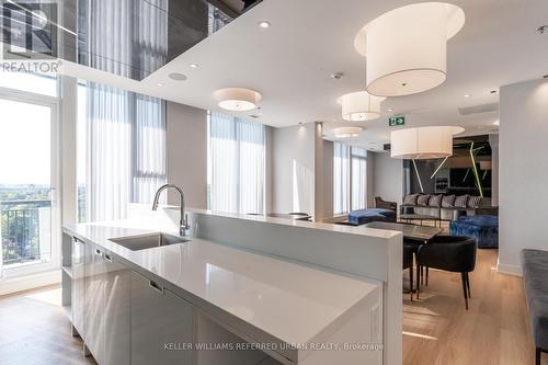 117 - 2201 Kingston Road, Toronto (Cliffcrest), ON - Indoor Photo Showing Kitchen With Upgraded Kitchen