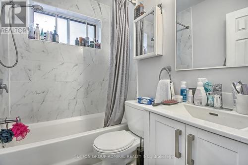 211 Axminster Drive, Richmond Hill (Crosby), ON - Indoor Photo Showing Bathroom