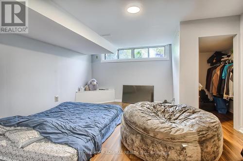 211 Axminster Drive, Richmond Hill, ON - Indoor Photo Showing Bedroom