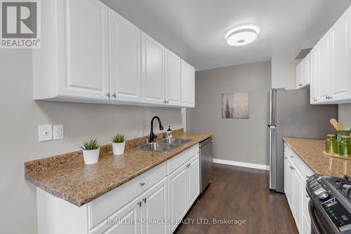 9 Haida Square E, Brampton (Central Park), ON - Indoor Photo Showing Kitchen With Double Sink