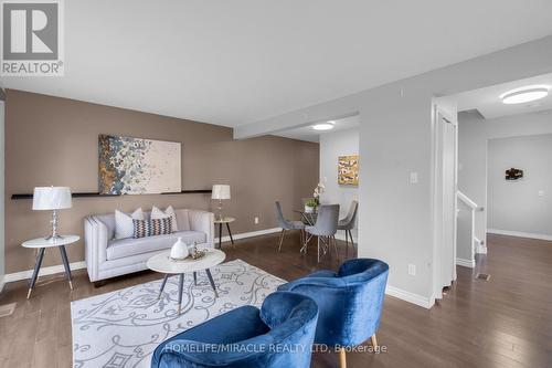 9 Haida Square E, Brampton (Central Park), ON - Indoor Photo Showing Living Room