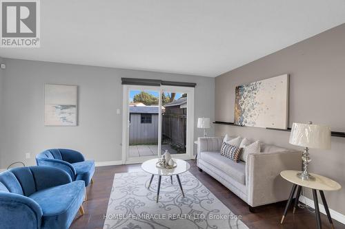 9 Haida Square E, Brampton, ON - Indoor Photo Showing Living Room