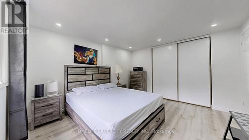 13 Courtleigh Square, Brampton (Heart Lake East), ON - Indoor Photo Showing Bedroom