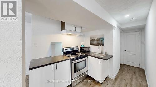 13 Courtleigh Square, Brampton (Heart Lake East), ON - Indoor Photo Showing Kitchen