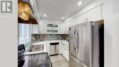 13 Courtleigh Square, Brampton (Heart Lake East), ON - Indoor Photo Showing Kitchen With Double Sink