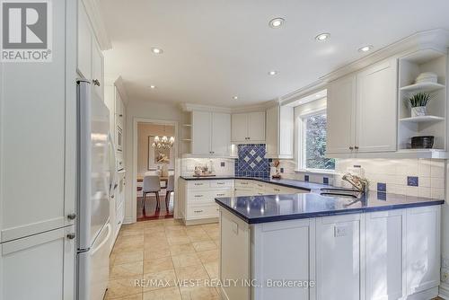 1296 Cermel Drive, Mississauga (Lorne Park), ON - Indoor Photo Showing Kitchen