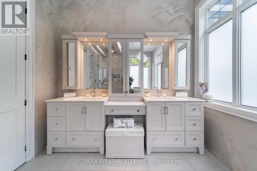 2081 20Th Side Road, Milton (Nassagaweya), ON - Indoor Photo Showing Bathroom