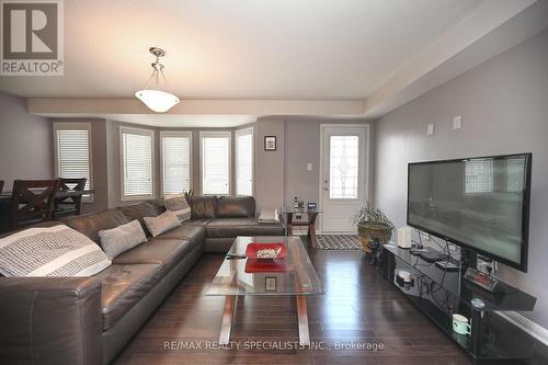 10 Arnprior Road, Brampton (Northwest Brampton), ON - Indoor Photo Showing Living Room