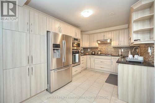 10 Arnprior Road, Brampton, ON - Indoor Photo Showing Kitchen With Upgraded Kitchen