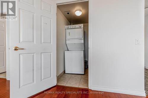 2011 - 55 Strathaven Drive W, Mississauga (Hurontario), ON - Indoor Photo Showing Laundry Room