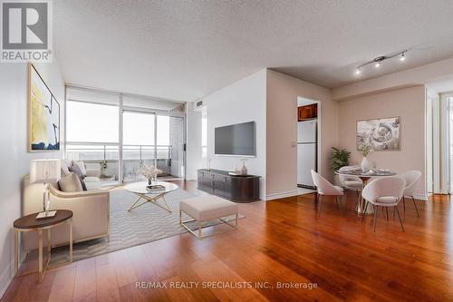 2011 - 55 Strathaven Drive W, Mississauga, ON - Indoor Photo Showing Living Room