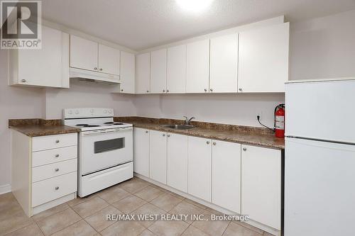 Bsmt - 5453 Festival Drive, Mississauga, ON - Indoor Photo Showing Kitchen