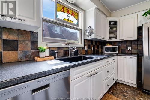 231 Division Street South, Kingsville, ON - Indoor Photo Showing Kitchen