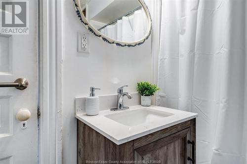 231 Division Street South, Kingsville, ON - Indoor Photo Showing Bathroom