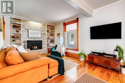 231 Division Street South, Kingsville, ON - Indoor Photo Showing Living Room With Fireplace