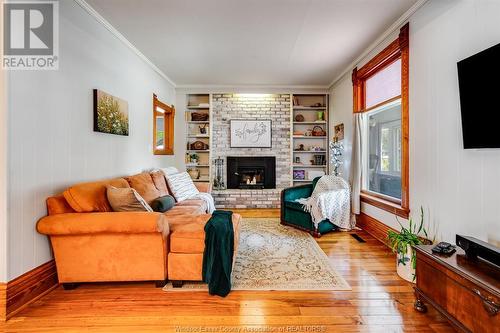 231 Division Street South, Kingsville, ON - Indoor Photo Showing Living Room With Fireplace