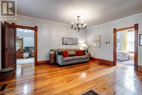 231 Division Street South, Kingsville, ON - Indoor Photo Showing Living Room