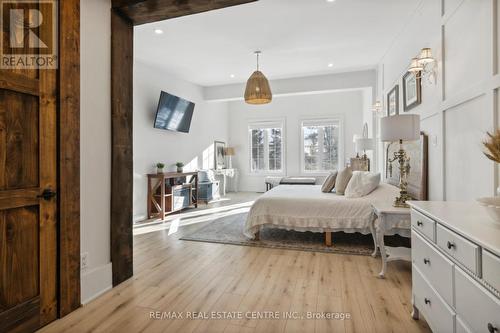 514369 2Nd Line, Amaranth, ON - Indoor Photo Showing Bedroom